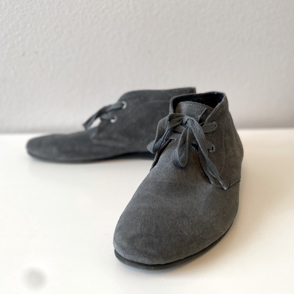Robert Wayne Other - ROBERT WAYNE Gray Suede Lace Up Desert Boots SZ 11